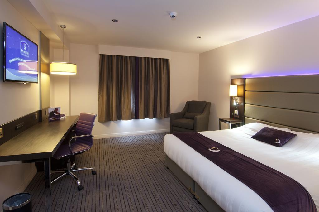 Premier Inn London Elstree / Borehamwood Dış mekan fotoğraf