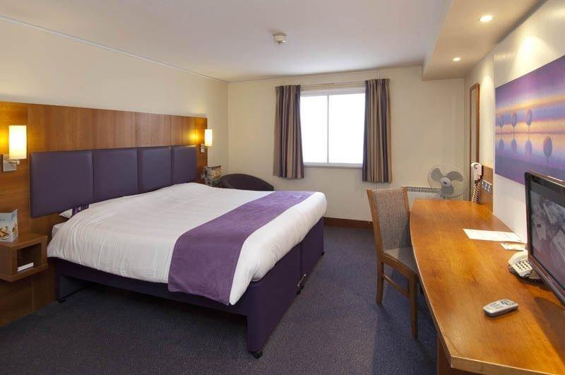 Premier Inn London Elstree / Borehamwood Dış mekan fotoğraf