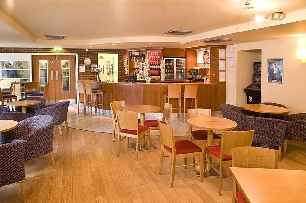 Premier Inn London Elstree / Borehamwood Dış mekan fotoğraf
