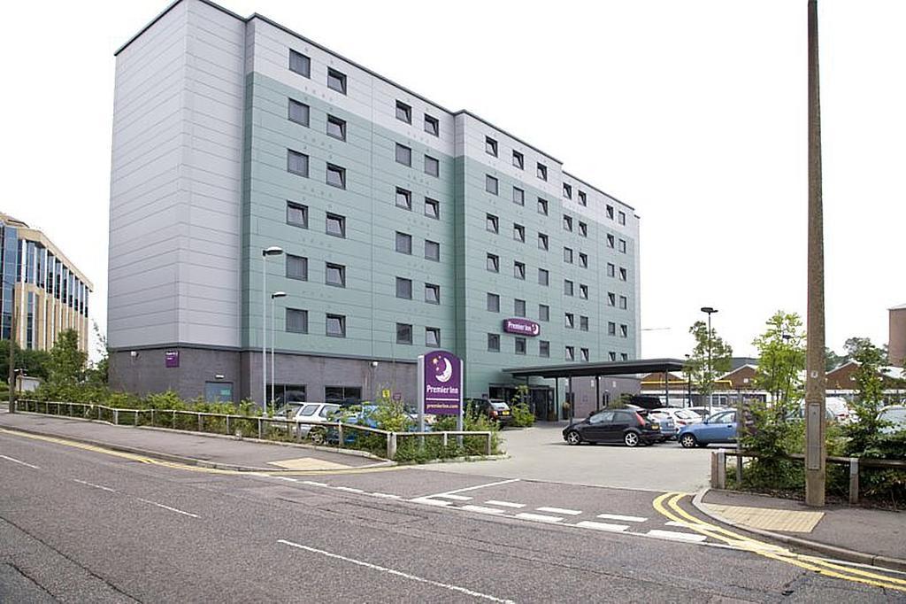 Premier Inn London Elstree / Borehamwood Dış mekan fotoğraf