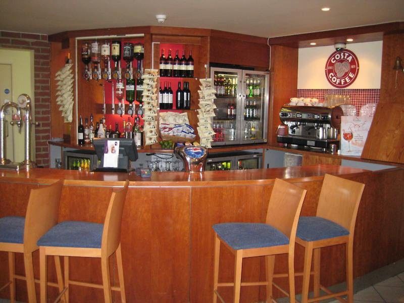 Premier Inn London Elstree / Borehamwood Dış mekan fotoğraf